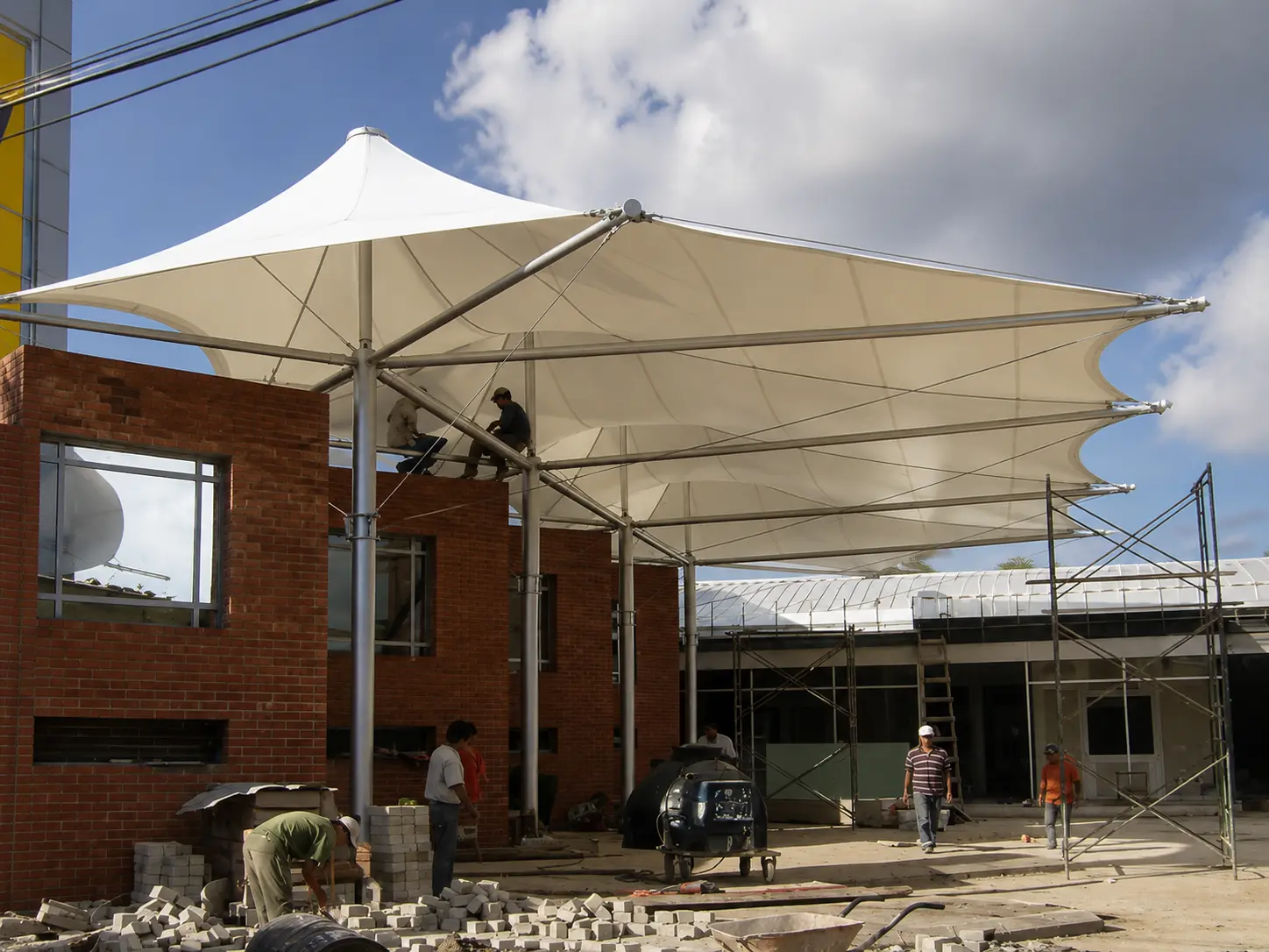 Render fotorrealista final de la membrana tensada