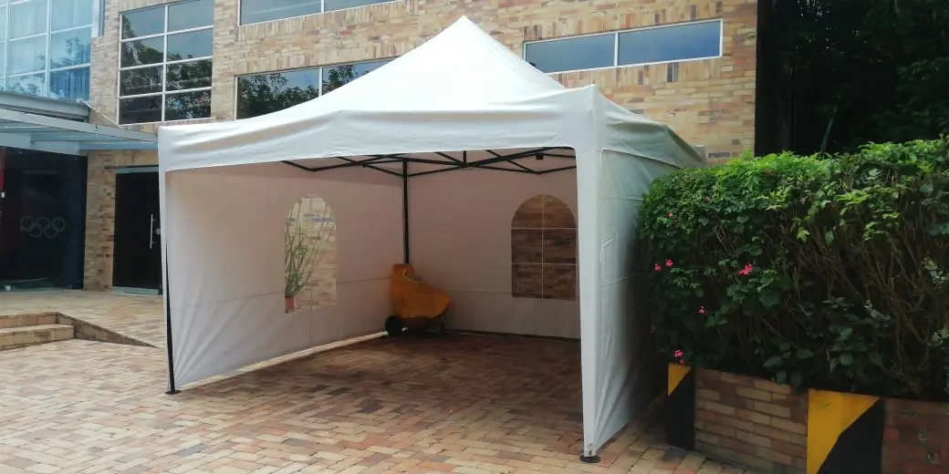 Kiosco plegable instalado